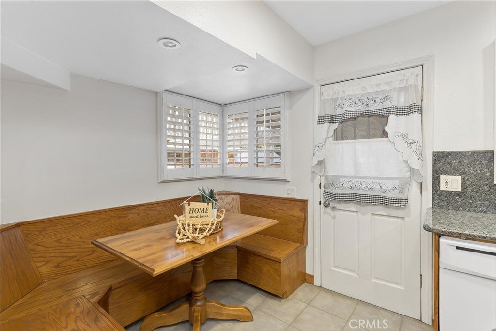 1268 W Marshall