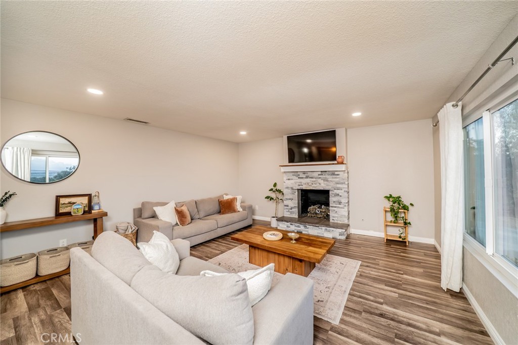 4659 Crestview