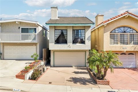 Photo of 1718 Herrin Street, Redondo Beach, CA 90278 (MLS # SB26025150)
