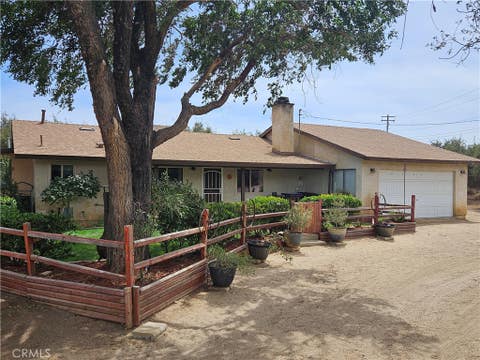 Photo of 7617 Braceo ST, Oak Hills, CA 92344 (MLS # CV26178226)