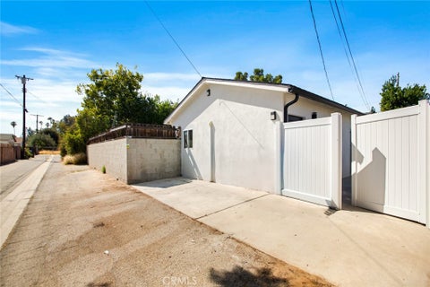 Tiny photo for 23046 W Saticoy Street, West Hills, CA 91304 (MLS # SR26192787)