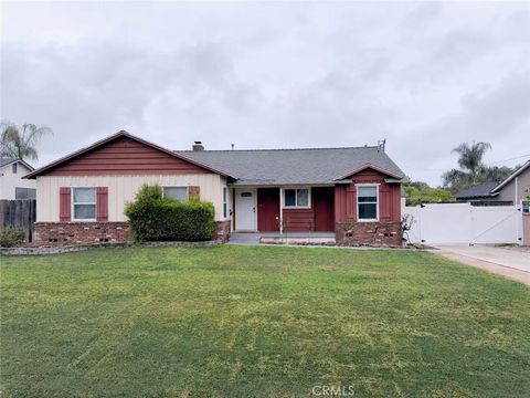 Photo of 836 E Whitcomb AVE, Glendora, CA 91741 (MLS # TR26144134)