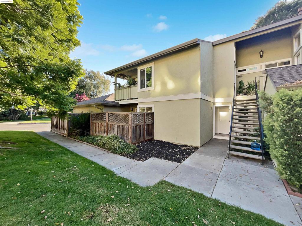 1023 Delna Manor LN Ln