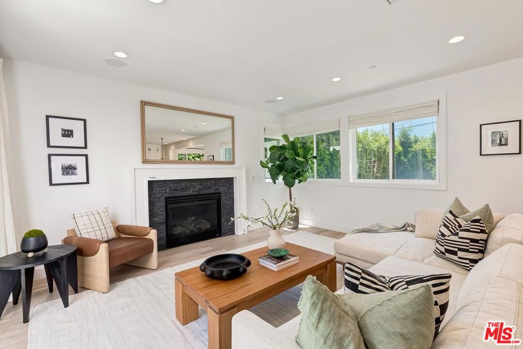 Photo of 3641 Barry Avenue, Los Angeles, CA 90066 (MLS # 26870131)