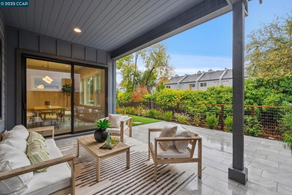 WALNUT BLVD - Residential