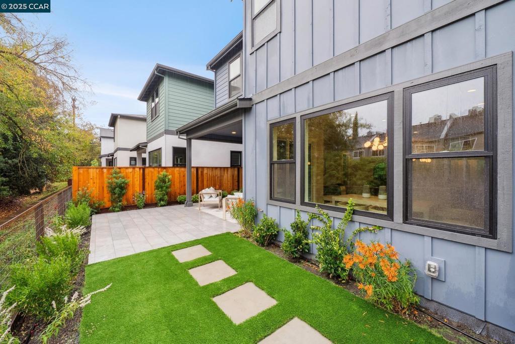 WALNUT BLVD - Residential