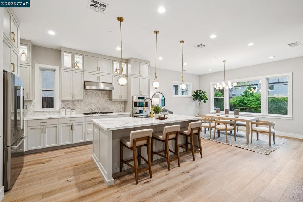 WALNUT BLVD - Residential