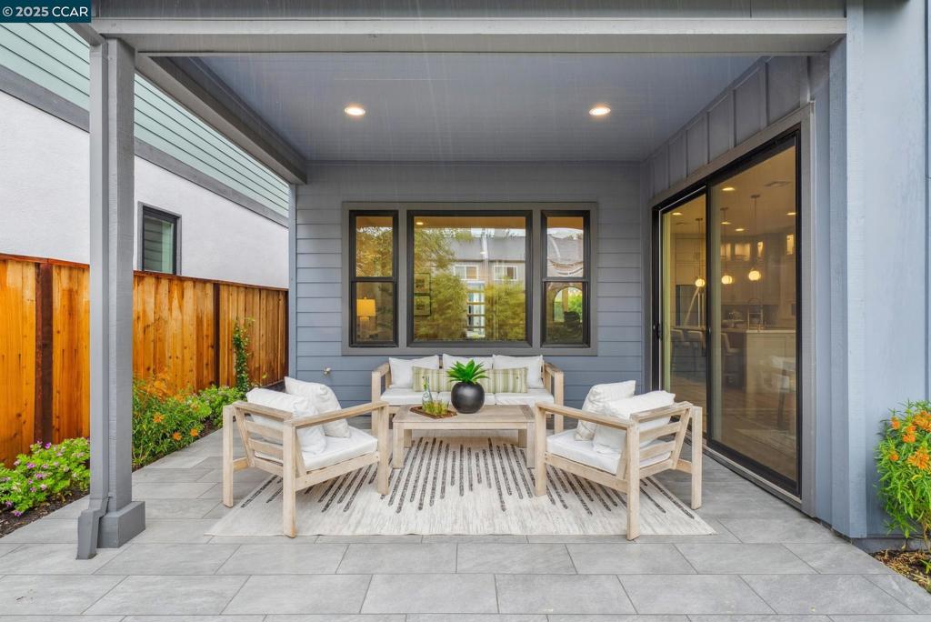 WALNUT BLVD - Residential