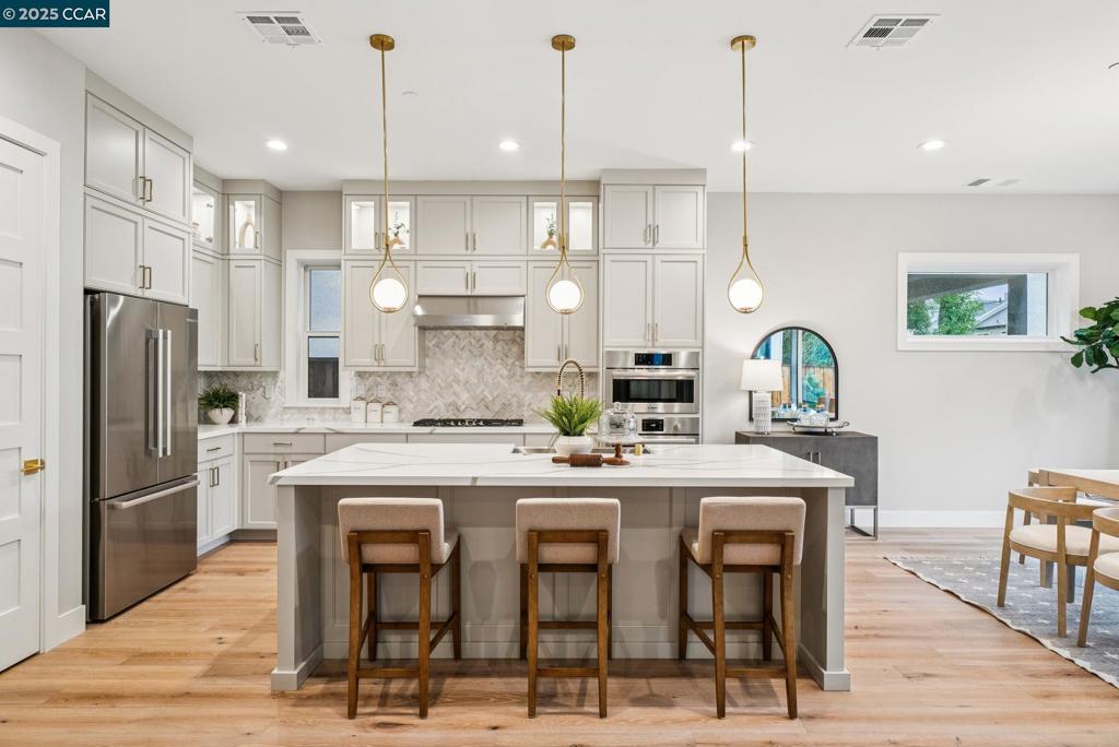 WALNUT BLVD - Residential