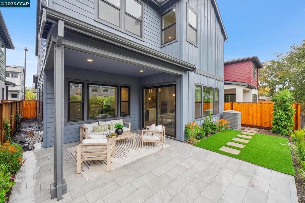 WALNUT BLVD - Residential