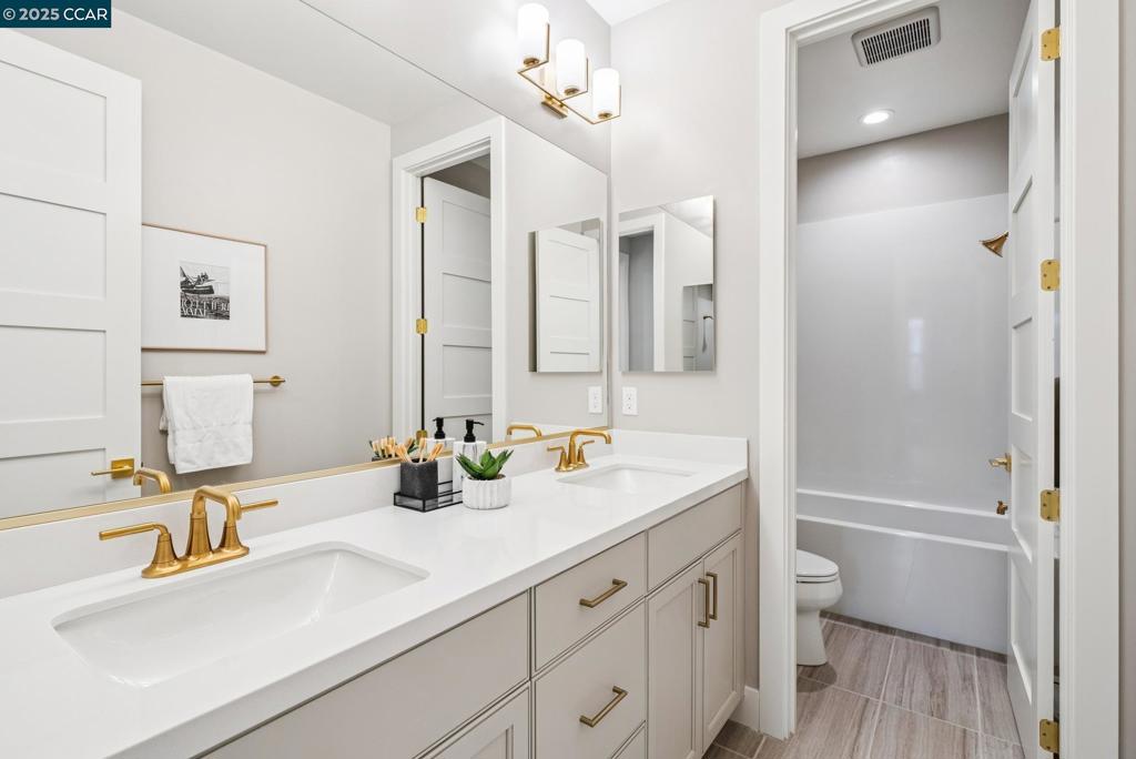 WALNUT BLVD - Residential