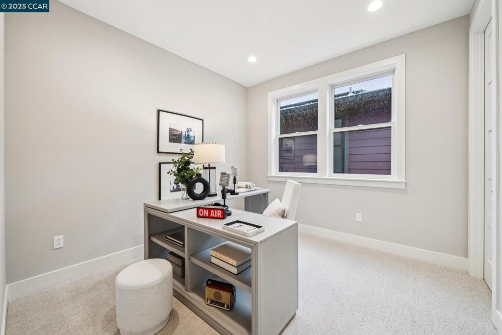 WALNUT BLVD - Residential