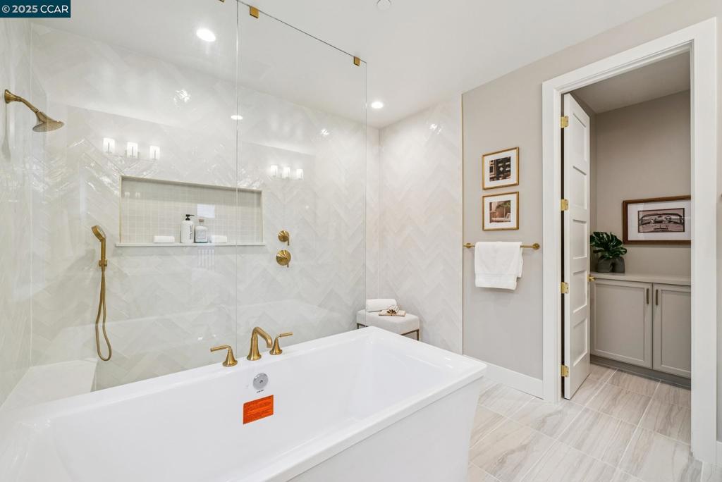 WALNUT BLVD - Residential