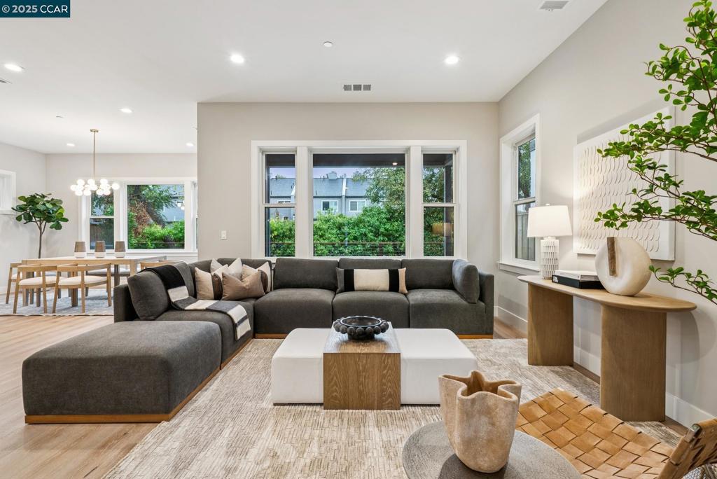 WALNUT BLVD - Residential