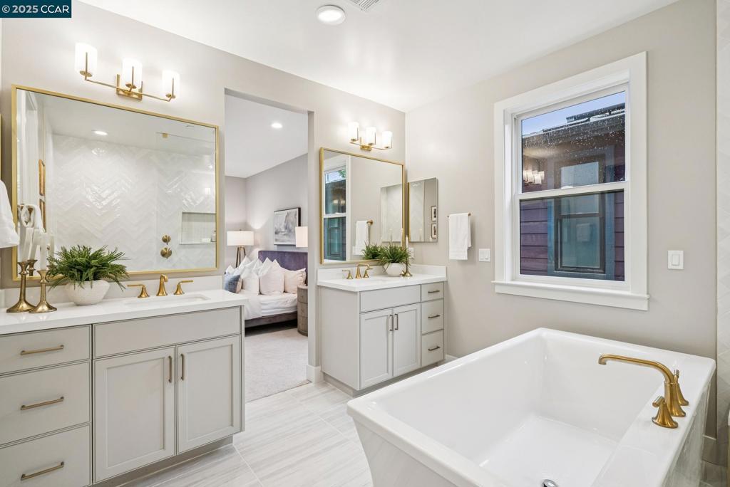 WALNUT BLVD - Residential