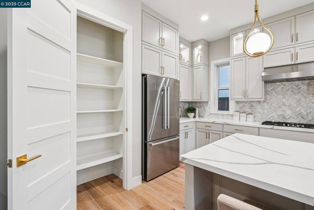 WALNUT BLVD - Residential