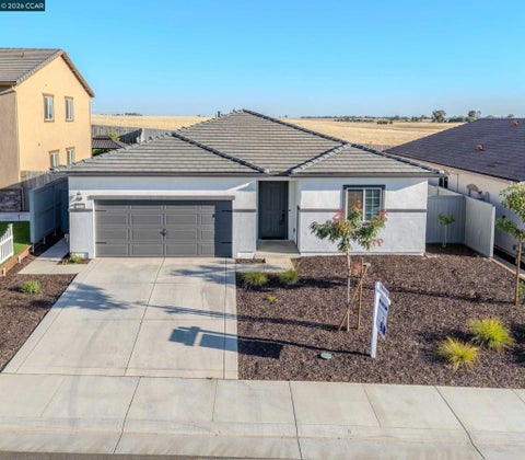 Photo of 12636 Patagonian Way WAY, Rancho Cordova, CA 95742 (MLS # 41138672)