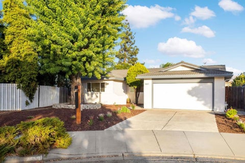 Photo of 4559 Balmoral Park Court, Fremont, CA 94538 (MLS # ML82064650)