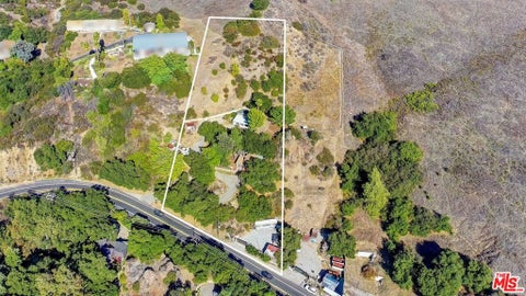 Photo of 1980 N Topanga Canyon Boulevard, Topanga, CA 90290 (MLS # 26992273)