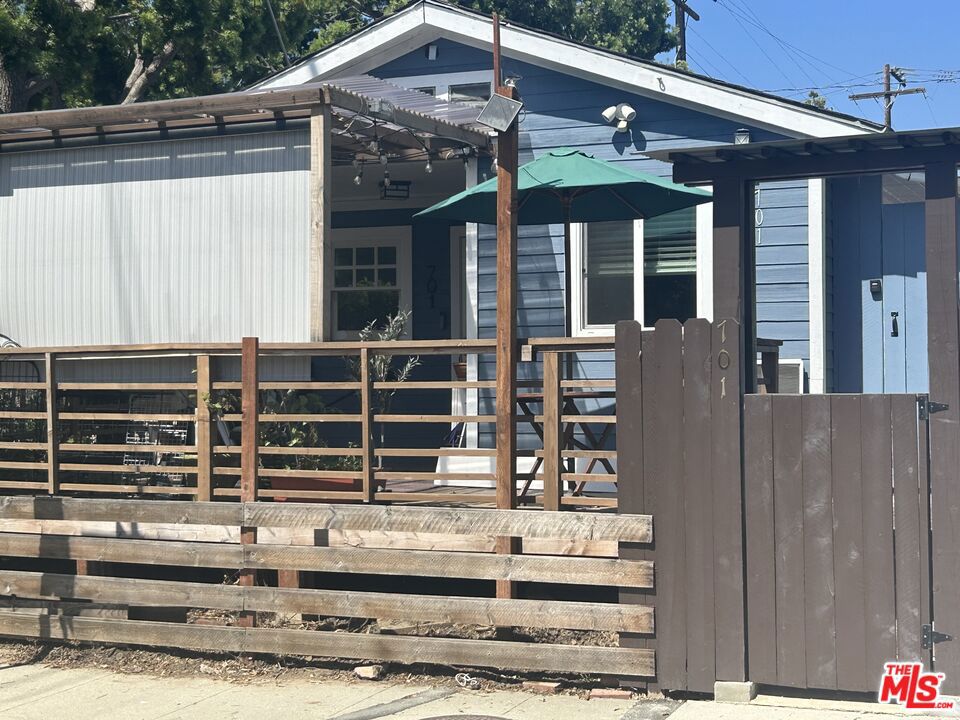 Updated 2 bed/2 bath home in the most walkable part of Santa Monica's Ocean Park neighborhood. Easily accessible to the beach, fashionable Rose Ave. restaurants, Whole Foods with Ozone Park a stones throw away. Very functional layout with the bedrooms separated from the living area. A comfortable front porch opens directly from the living area. The back yard is quiet and spacious by Ocean Park standards. On site parking is available, but street parking is easy and the parking space is rarely used. Owners have just moved out into a newly purchased house. $50 a month pet security charge.