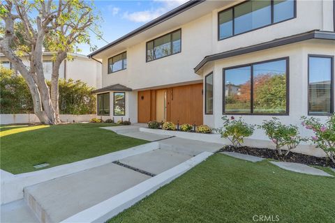 Photo of 23534 Aetna st, Woodland Hills, CA 91367 (MLS # SR25270374)