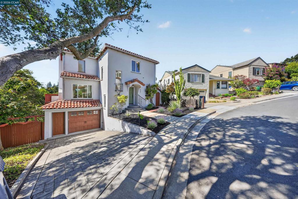 907 Glendome Cir