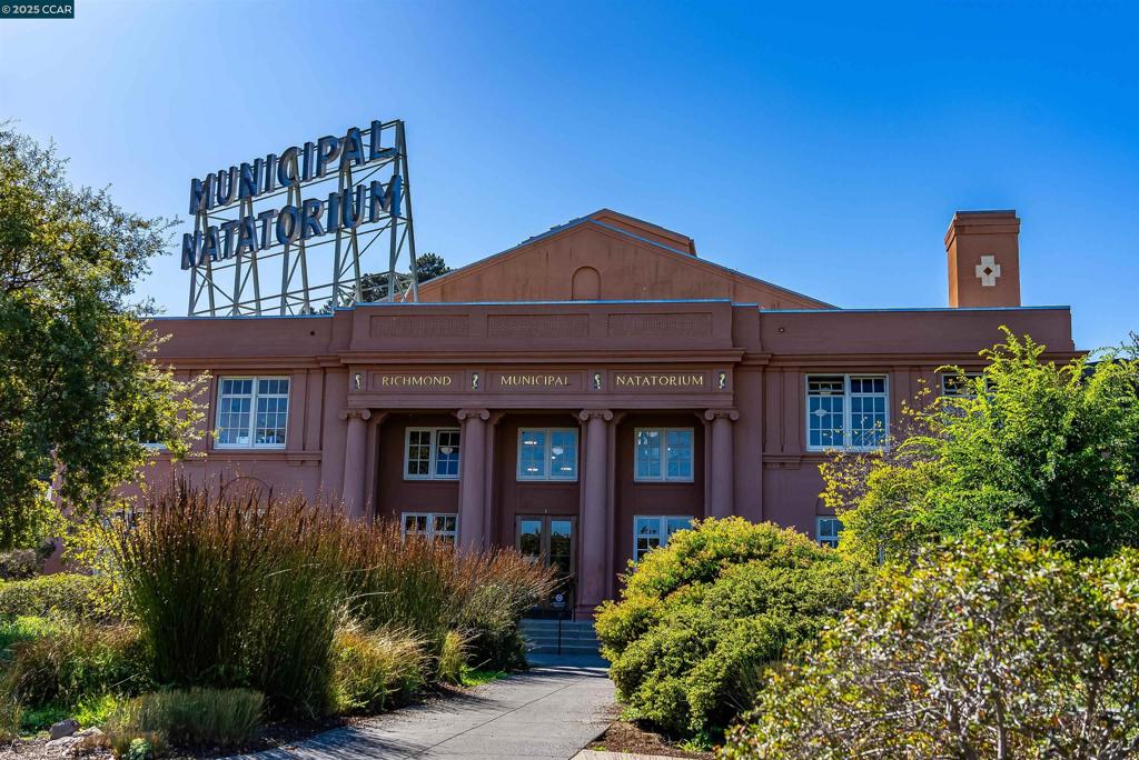 POINT RICHMOND - Residential