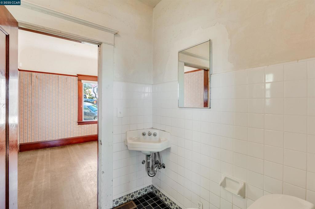 POINT RICHMOND - Residential