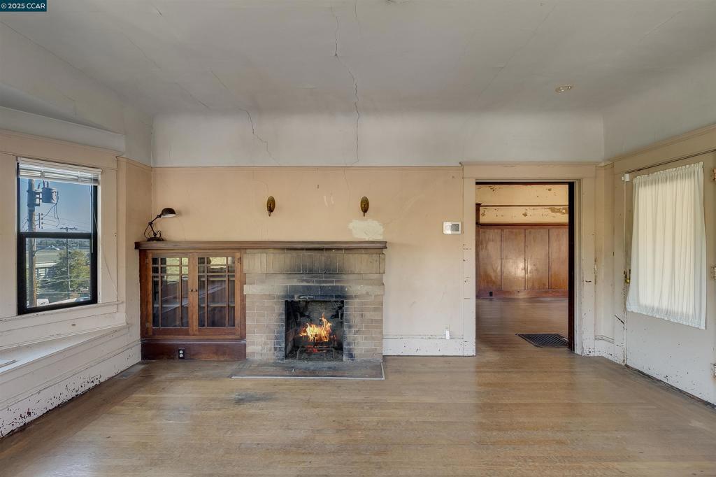 POINT RICHMOND - Residential