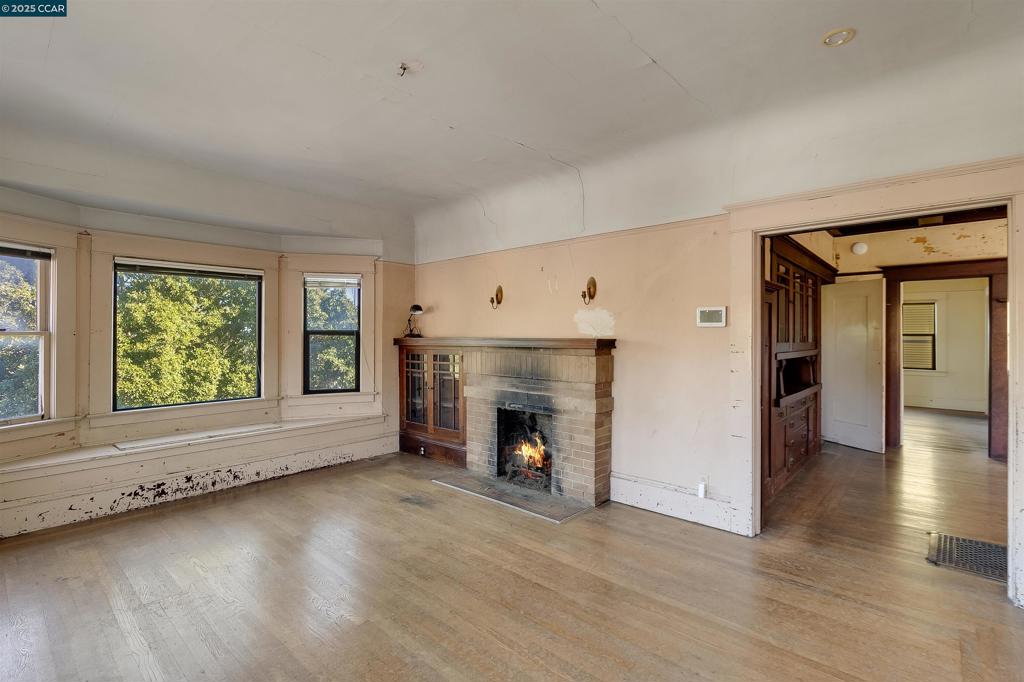 POINT RICHMOND - Residential