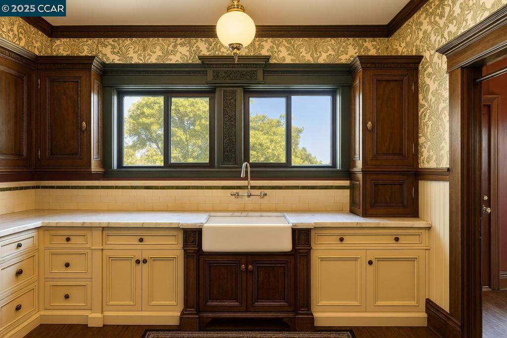 POINT RICHMOND - Residential