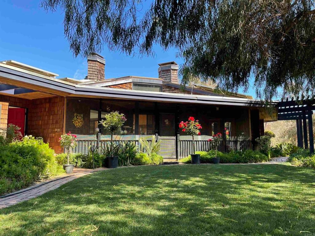 Photo of 7063 Via Mariposa Norte, Bonsall, CA 92003 (MLS # NDP2603682)