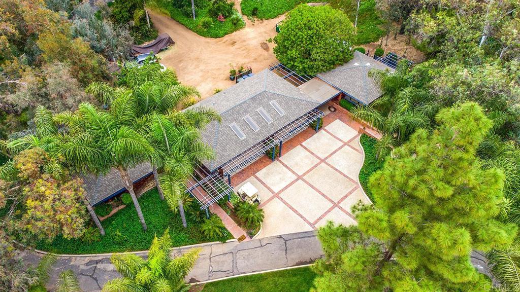 7063 Via Mariposa Norte