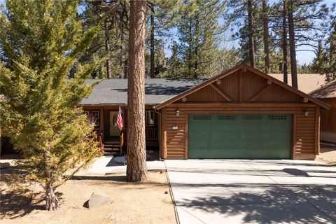 Photo of 261 Crater Lake Rd, Big Bear Lake, CA 92315 (MLS # PW26064904)