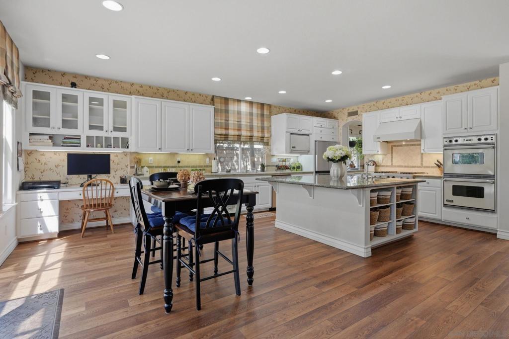2449 Pine Valley Glen