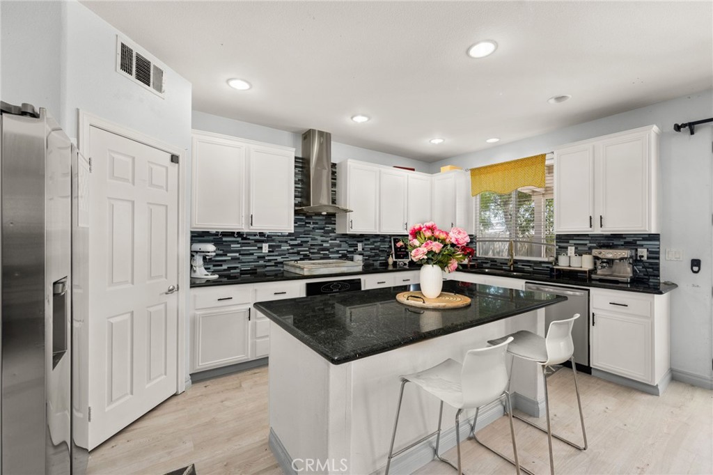 13607 Mayflower Street