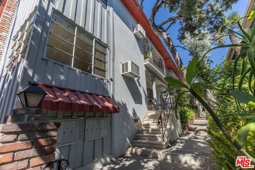 4507 Finley Avenue 1