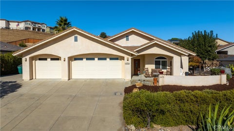 Photo of 3470 Catalina Place, Paso Robles, CA 93446 (MLS # NS26212762)