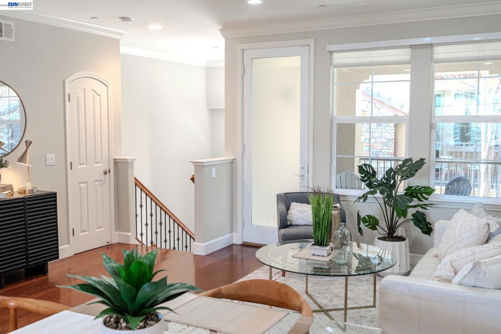 493 493 Tristania Terrace