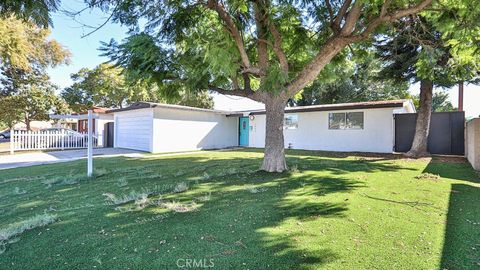 Photo of 2540 W Picadilly Way, Anaheim, CA 92801 (MLS # PW26066936)