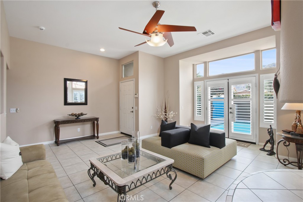 54620 Avenida Obregon