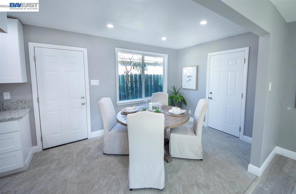 387 Elizabeth Ct