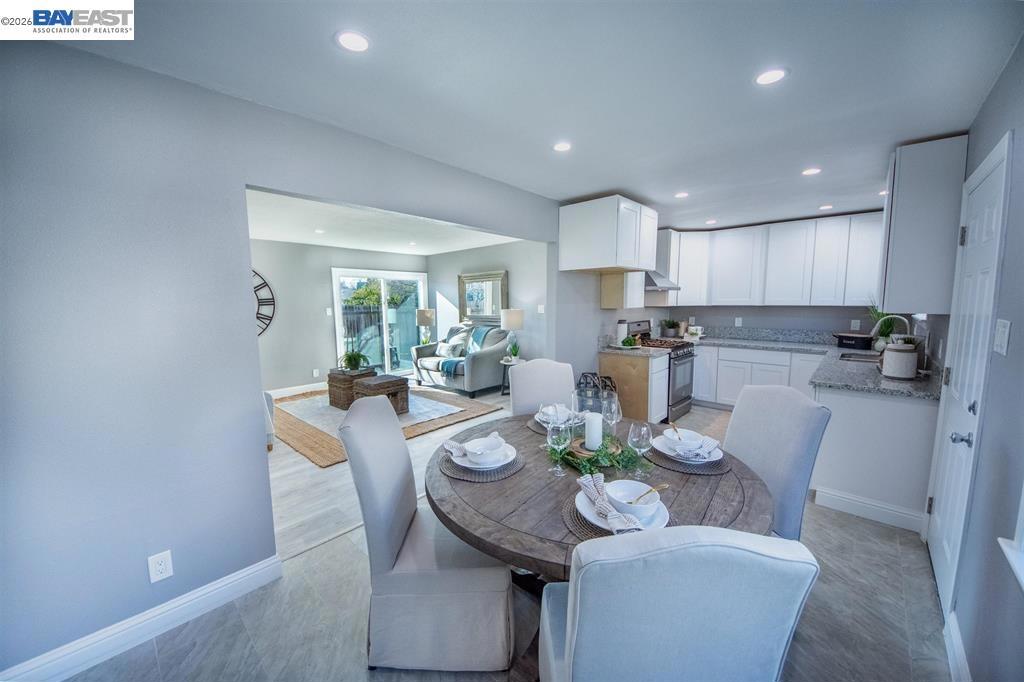387 Elizabeth Ct