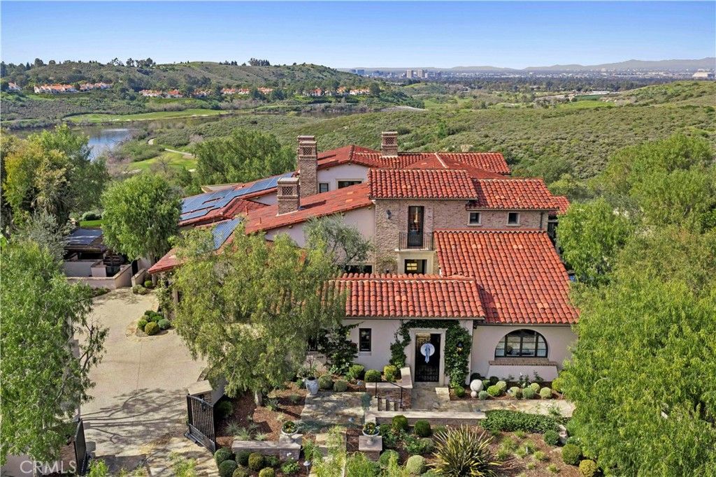 Photo of 24 Jewel Flower, Irvine, CA 92603 (MLS # NP26039295)