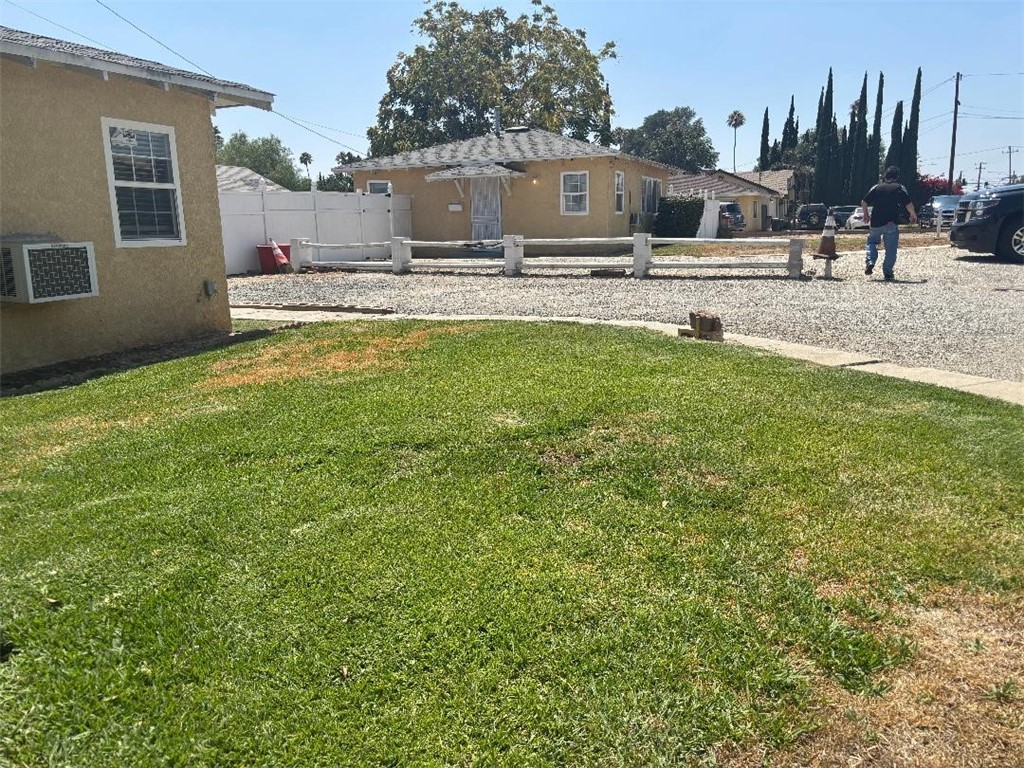 ....Recently remodeled ONE BEDROOM HOUSE in Fontana near DOWN-TOWN....Very PRIVATE...Just take a look at the pictures!!!