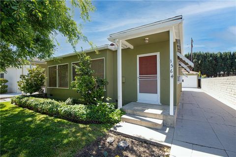 Photo of 1562 Riverside Drive, Glendale, CA 91201 (MLS # PF26035320)