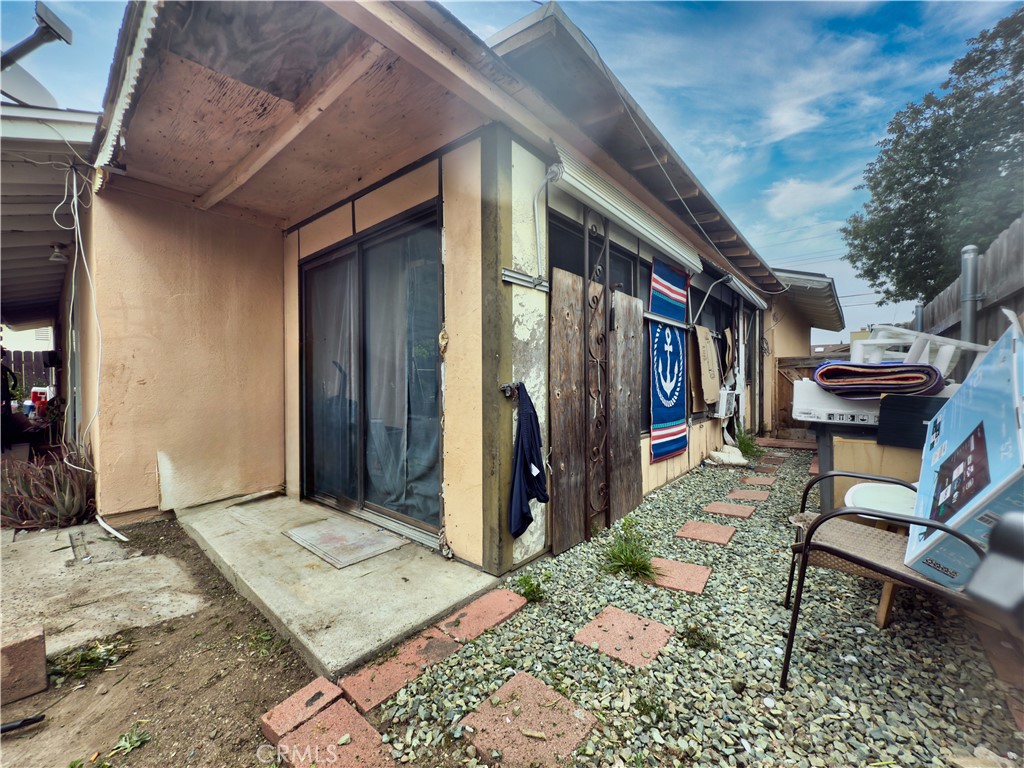 6352 Budlong Lake Avenue
