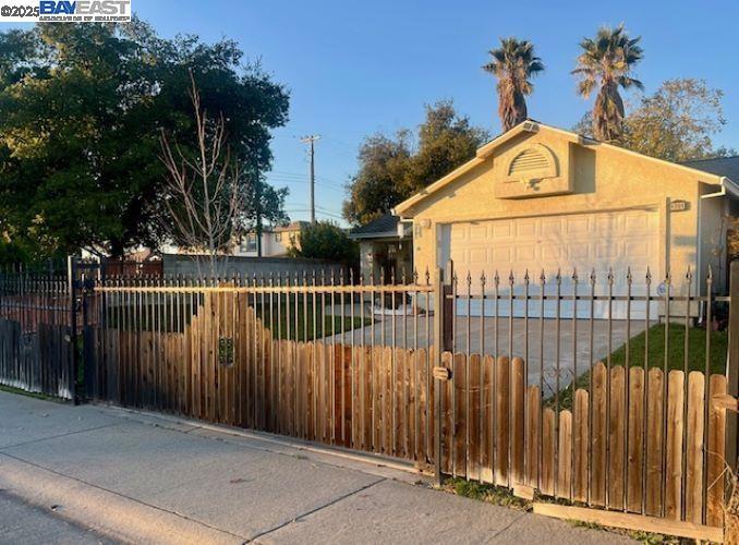 1201 Xandria Drive
