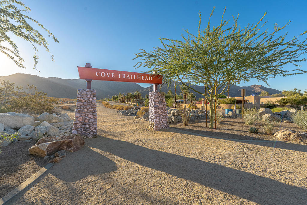 La Quinta Cove - Residential