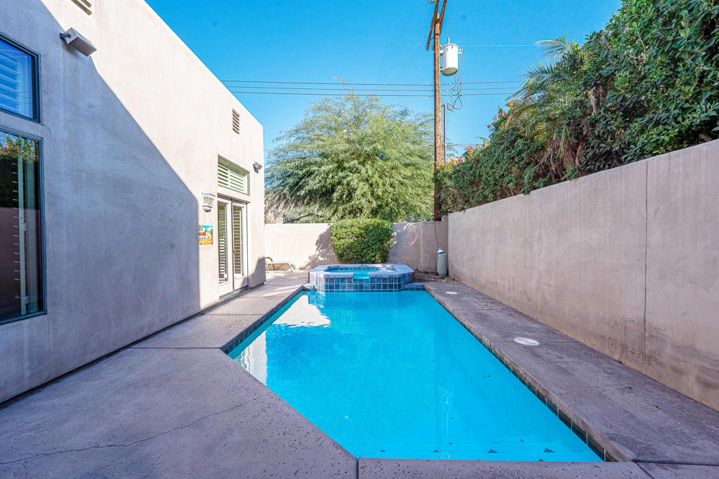 La Quinta Cove - Residential